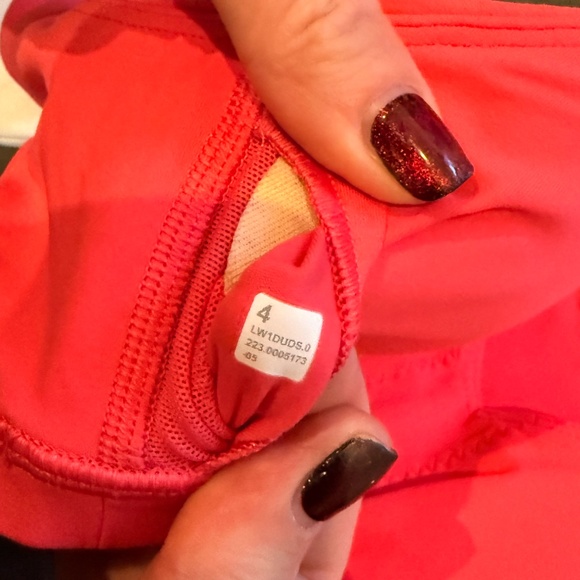 Lulu lemon sports top - Picture 3 of 3